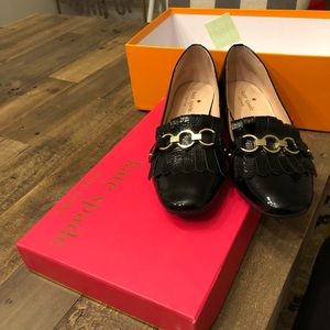 Lightly worn. Like new. Kate Spade Karen Flat.